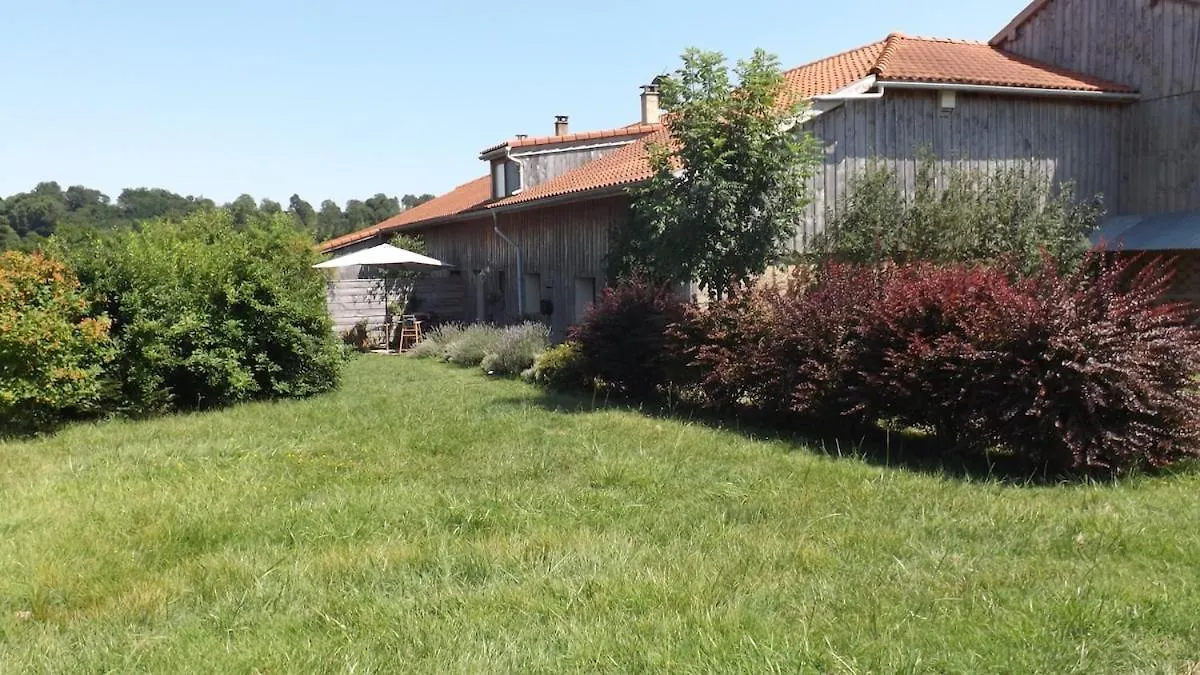 Apartment Gite Perissee, Le Petit Gite Libaros France